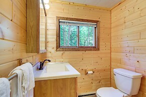 2 Blocks to Boat Ramp: Higgins Lake House w/ Grill