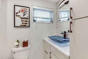 Lake Winnipesaukee Condo w/ Beach Access!