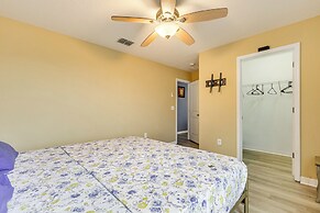 33 Mi to Busch Gardens: Ruskin Home w/ Pool Access