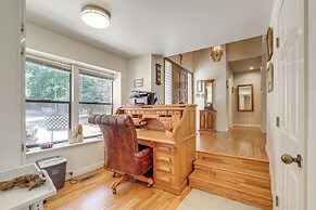 5 Mi to Lake Natoma: Home w/ Deck in Orangevale!