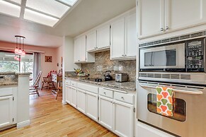 5 Mi to Lake Natoma: Home w/ Deck in Orangevale!