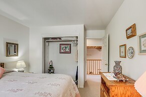 5 Mi to Lake Natoma: Home w/ Deck in Orangevale!