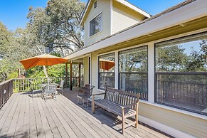 5 Mi to Lake Natoma: Home w/ Deck in Orangevale!
