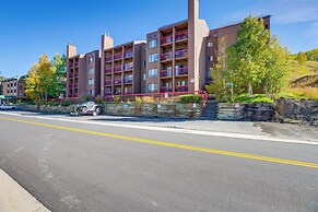 Walk to Lift: Mtn-view Crested Butte Condo w/ Loft