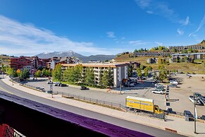 Walk to Lift: Mtn-view Crested Butte Condo w/ Loft
