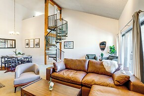 Walk to Lift: Mtn-view Crested Butte Condo w/ Loft