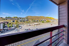 Walk to Lift: Mtn-view Crested Butte Condo w/ Loft