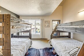 Walk to Lift: Mtn-view Crested Butte Condo w/ Loft