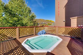 Walk to Lift: Mtn-view Crested Butte Condo w/ Loft