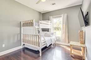 < 1 Mi to Beach - Home w/ Deck & Yard in Waveland!