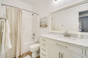 < 1 Mi to Beach - Home w/ Deck & Yard in Waveland!