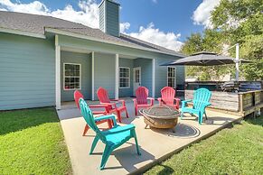 < 1 Mi to Beach - Home w/ Deck & Yard in Waveland!