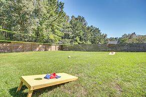 < 1 Mi to Beach - Home w/ Deck & Yard in Waveland!