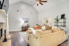 < 1 Mi to Beach - Home w/ Deck & Yard in Waveland!