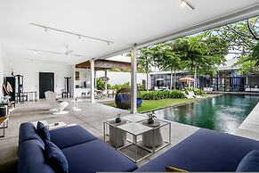 Loft Volcano by Alfred in Bali - Stylish 2 BR Loft w Pool Garden Ricef