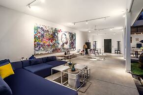 Loft Volcano by Alfred in Bali - Stylish 2 BR Loft w Pool Garden Ricef