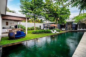 Loft Volcano by Alfred in Bali - Stylish 2 BR Loft w Pool Garden Ricef