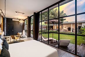 Loft Volcano by Alfred in Bali - Stylish 2 BR Loft w Pool Garden Ricef