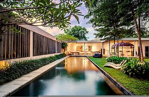 Loft Volcano by Alfred in Bali - Stylish 2 BR Loft w Pool Garden Ricef