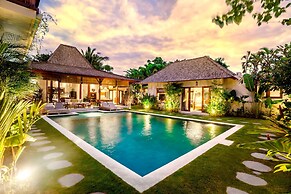 Villa Nabi by Alfred in Bali - New Family 5BR Villa Next to Seminyak B