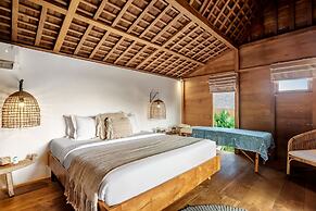 Villa Nabi by Alfred in Bali - New Family 5BR Villa Next to Seminyak B