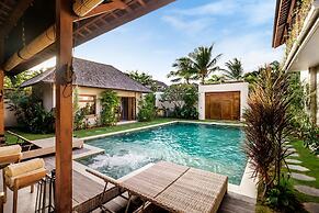 Villa Nabi by Alfred in Bali - New Family 5BR Villa Next to Seminyak B