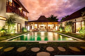 Villa Nabi by Alfred in Bali - New Family 5BR Villa Next to Seminyak B