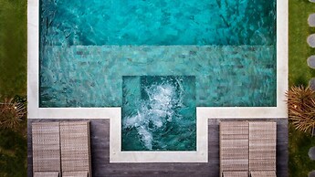 Villa Nabi by Alfred in Bali - New Family 5BR Villa Next to Seminyak B