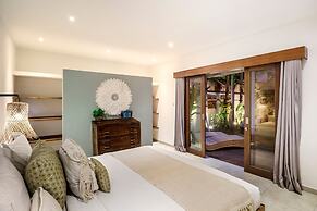 Villa Nabi by Alfred in Bali - New Family 5BR Villa Next to Seminyak B