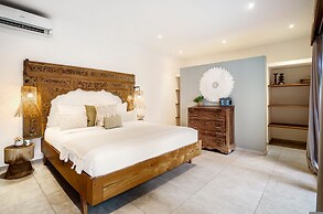 Villa Nabi by Alfred in Bali - New Family 5BR Villa Next to Seminyak B