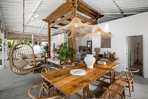 Villa Cyma by Alfred in Bali - New Peaceful 5 BR Villa in the Heart of