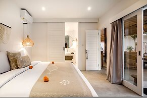 Villa Cyma by Alfred in Bali - New Peaceful 5 BR Villa in the Heart of