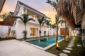 Villa Cyma by Alfred in Bali - New Peaceful 5 BR Villa in the Heart of