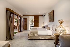 Villa Folie by Alfred in Bali - New 5bdr Dream Villa in the Heart of S
