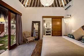 Villa Folie by Alfred in Bali - New 5bdr Dream Villa in the Heart of S