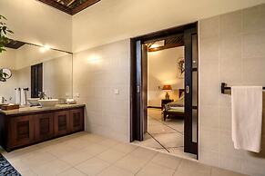 Villa Gading by Alfred in Bali - Stunning 4BD Villa in the Heart of Se