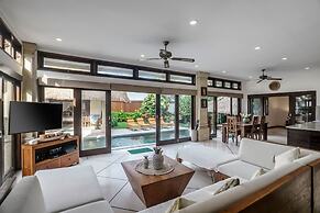Villa Gading by Alfred in Bali - Stunning 4BD Villa in the Heart of Se
