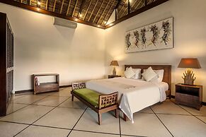 Villa Gading by Alfred in Bali - Stunning 4BD Villa in the Heart of Se