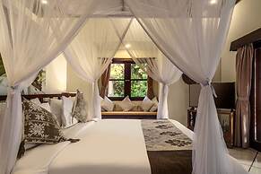Villa Gading by Alfred in Bali - Stunning 4BD Villa in the Heart of Se