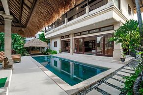 Villa Gading by Alfred in Bali - Stunning 4BD Villa in the Heart of Se