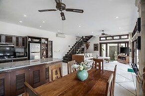 Villa Gading by Alfred in Bali - Stunning 4BD Villa in the Heart of Se