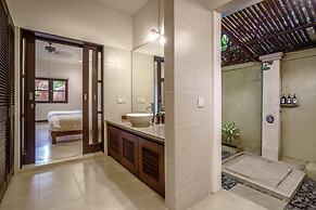 Villa Gading by Alfred in Bali - Stunning 4BD Villa in the Heart of Se