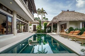 Villa Gading by Alfred in Bali - Stunning 4BD Villa in the Heart of Se