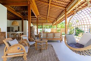 Villa Namu by Alfred in Bali - Family 5 BD Dream in Seminyak Oberoi Be