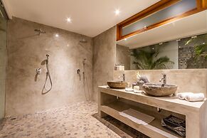 Villa Namu by Alfred in Bali - Family 5 BD Dream in Seminyak Oberoi Be