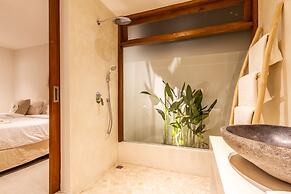 Villa Namu by Alfred in Bali - Family 5 BD Dream in Seminyak Oberoi Be