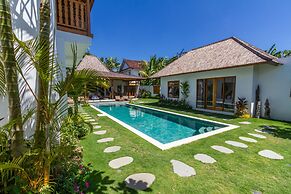 Villa Namu by Alfred in Bali - Family 5 BD Dream in Seminyak Oberoi Be