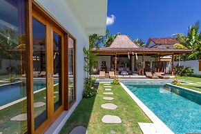 Villa Namu by Alfred in Bali - Family 5 BD Dream in Seminyak Oberoi Be