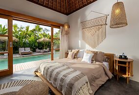 Villa Chempaka by Alfred in Bali - New Luxe Tropical 4BR Dream Villa i