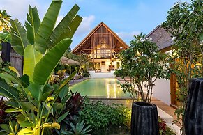 Villa Chempaka by Alfred in Bali - New Luxe Tropical 4BR Dream Villa i